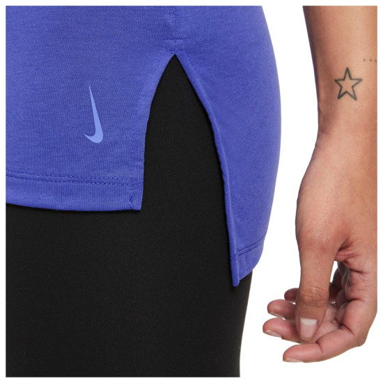 Nike Γυναικεία αμάνικη μπλούζα Nike Γυναικεία αμάνικη μπλούζα